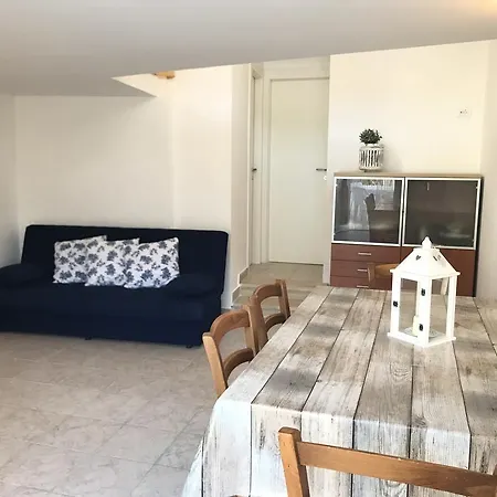 Ines - Immobilevante Ponza